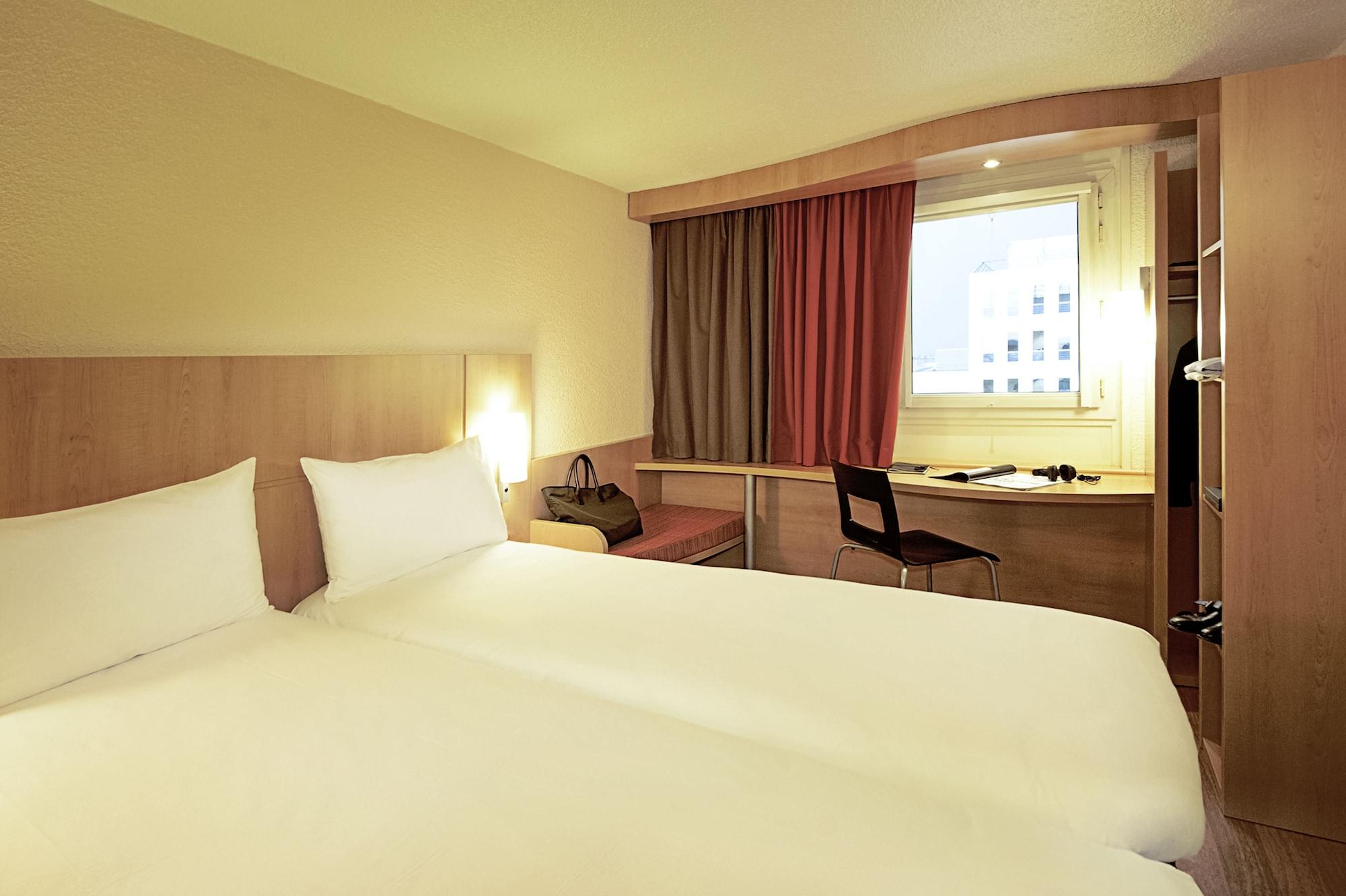 Ibis Porto Centro Sao Bento Hotel Exterior photo