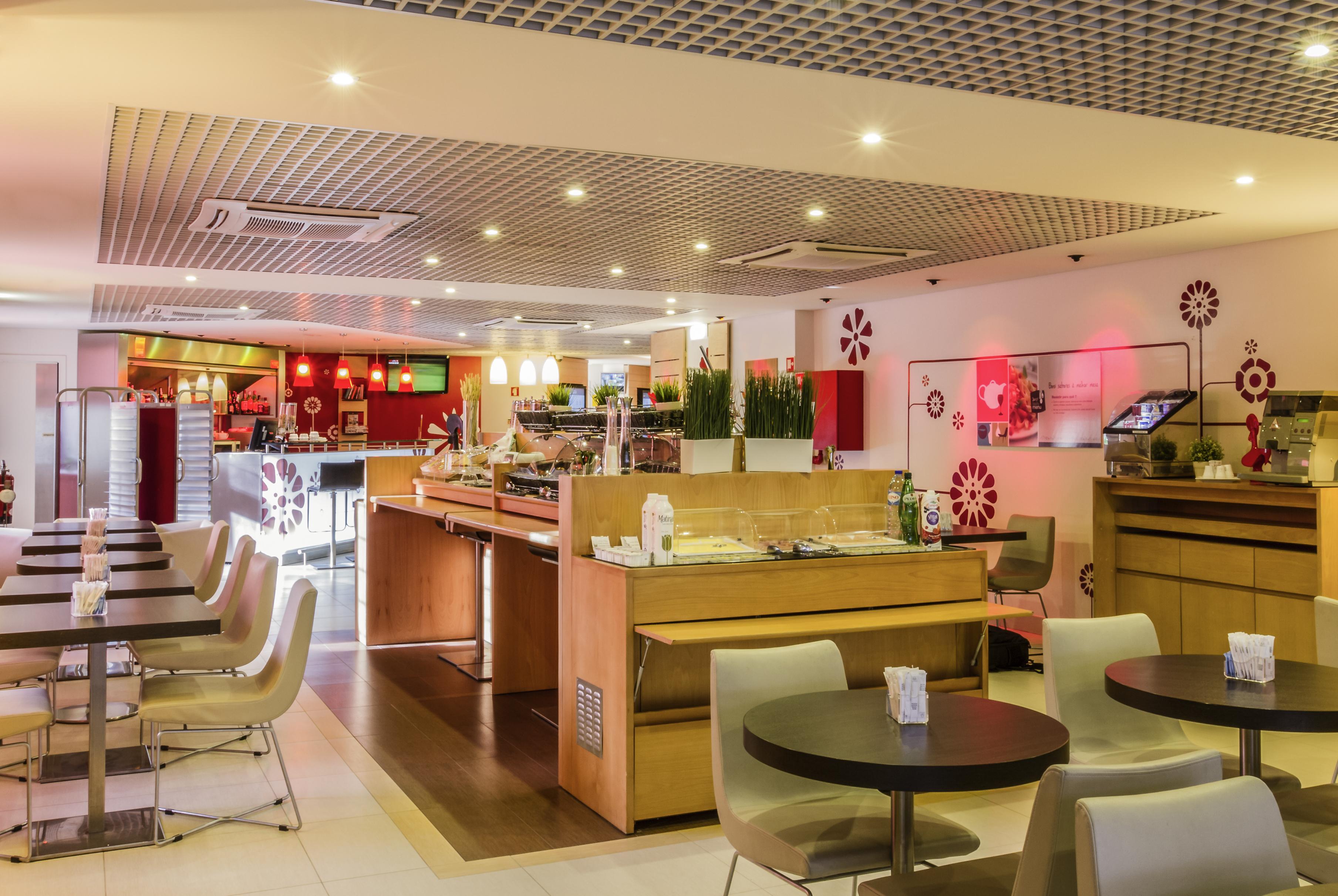Ibis Porto Centro Sao Bento Hotel Exterior photo